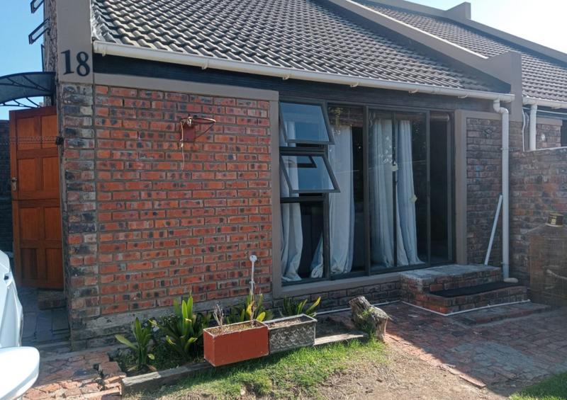 2 Bedroom Property for Sale in Heiderand Western Cape